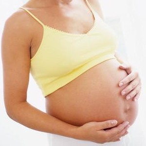 Nacimientos de bajo riesgo en casa o en salas de parto
